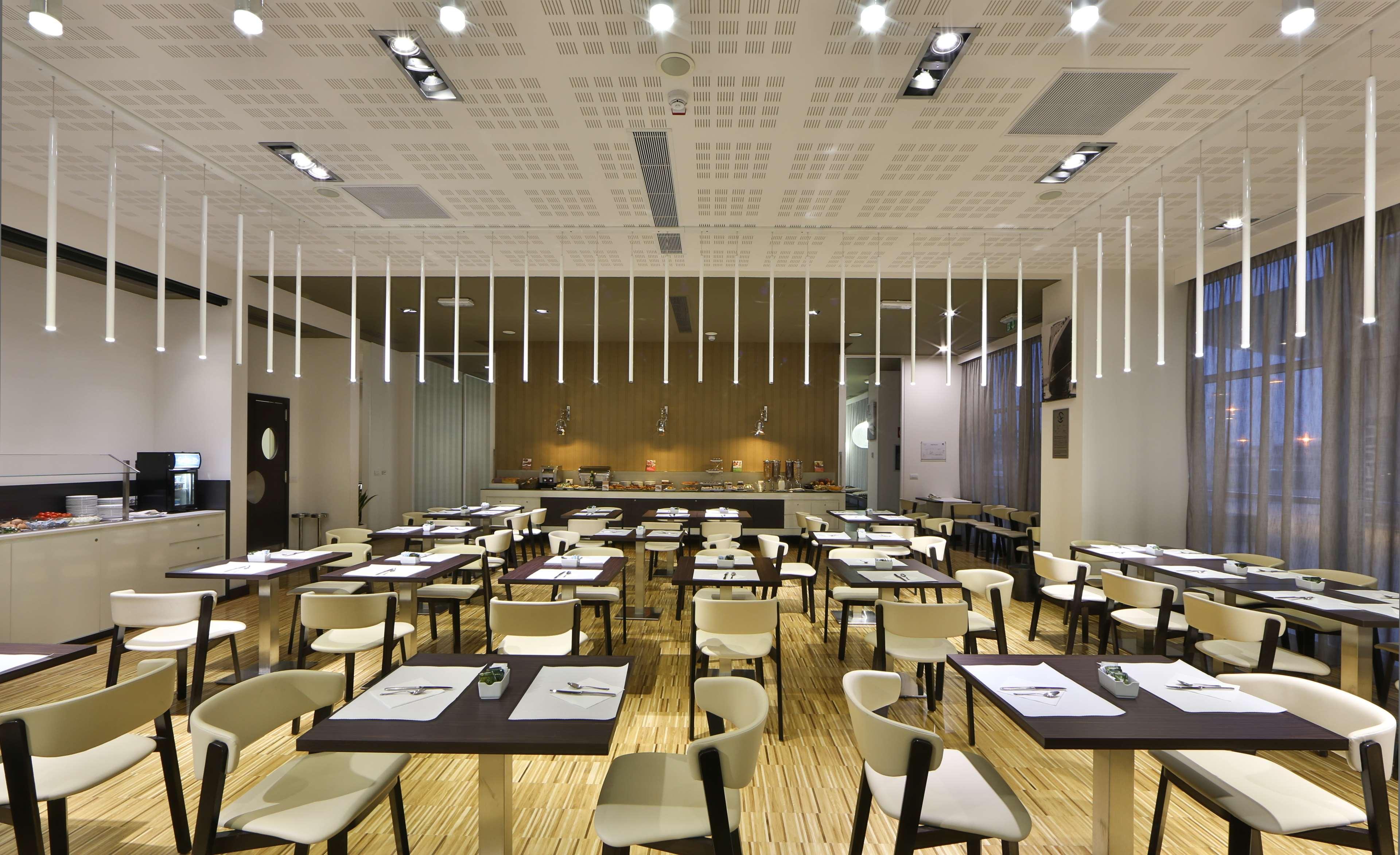 Western Premier Chc Airport Hotel