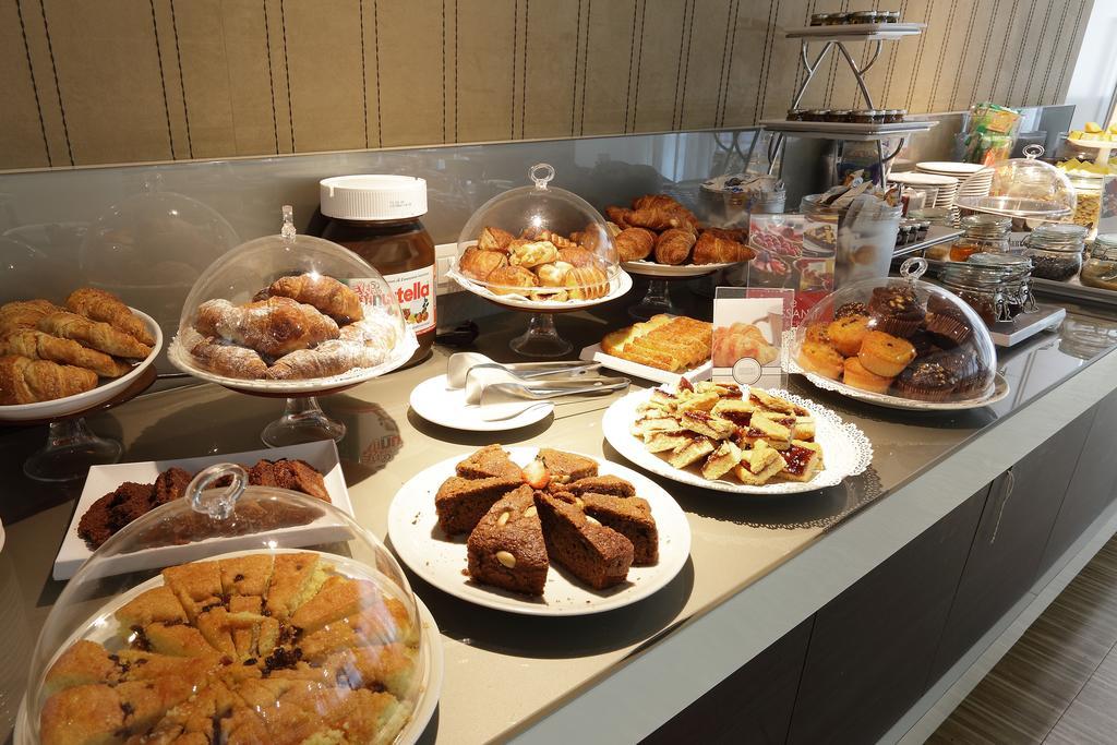Hotel Western Premier Chc Airport 4*