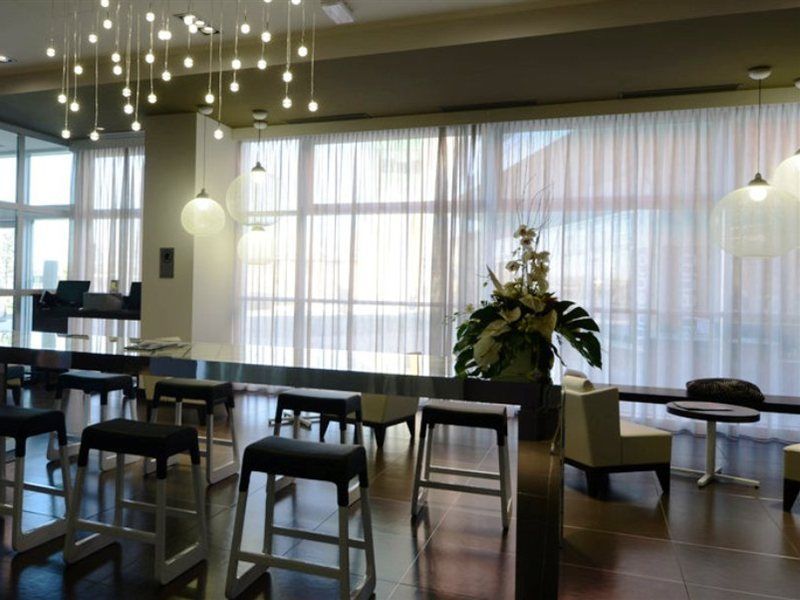 Western Premier Chc Airport Hotel 4*