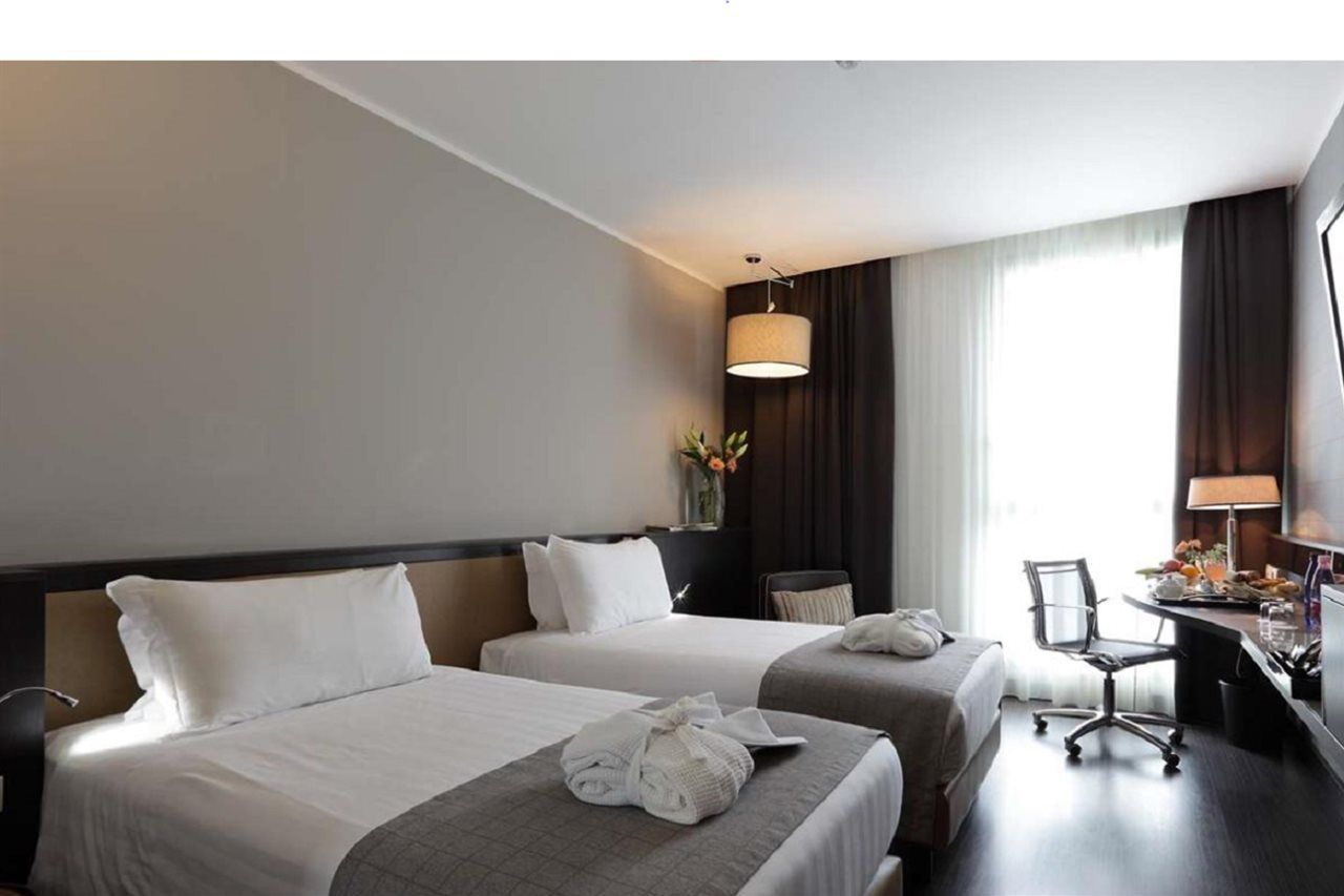 Hotel Western Premier Chc Airport 4*